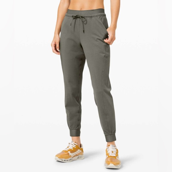 Lululemon Refreshed Routine Jogger Grey Sage size 6 - Picture 1 of 8